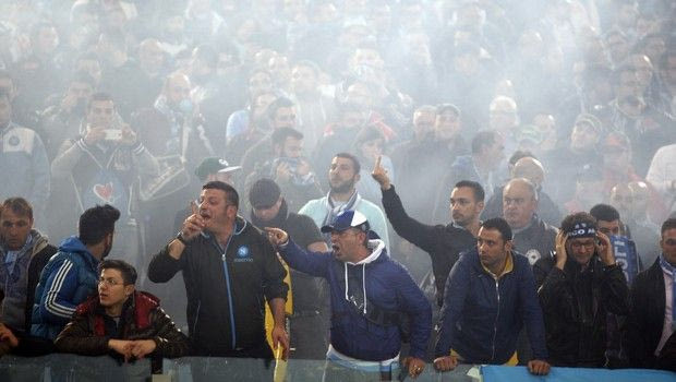 Ποιό Champions League; Οι Ναπολιτάνοι είναι τρελοί για ένα μόνο ματς!