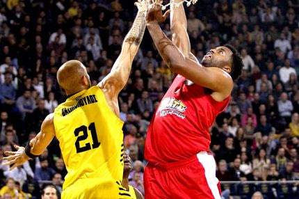 Τρίποντες “βόμβες” του Ολυμπιακού “σκότωσαν” το όνειρο του Αρη