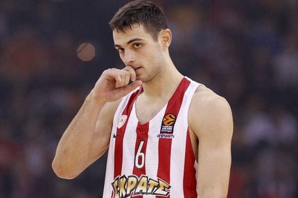 Κούνησε μαντήλι ο Παπαπέτρου…