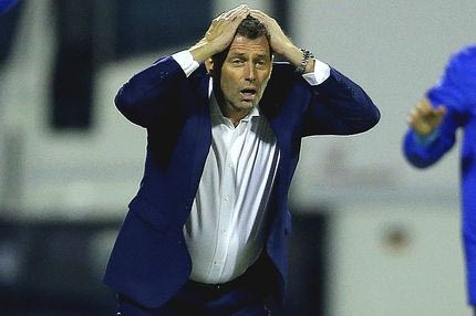 Έχασε μόνος του, αλλά πρέπει να μείνει o Σκίμπε