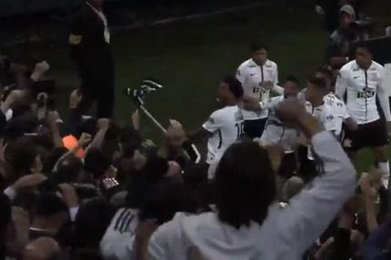 Σκόραρε και ξέσπασε στο σημαιάκι του κόρνερ ο Καζίμ Ρίτσαρντς!