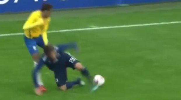 Μέχρι και το VAR κάνει… χατίρια στον Νεϊμάρ!