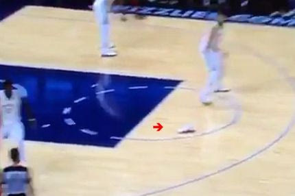 Πήρε τεχνική ποινή το… παπούτσι στο NBA!