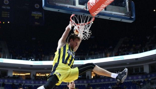 Μην πάτε κοντά στον Βέσελι, θα σας βάλει στα καλάθια! (VIDEO)