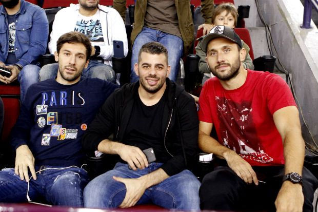 Μίλιτς, κερκίδα και στο… μπάσκετ!