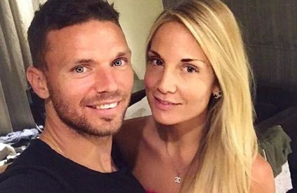 Η κυρία Μπεργκ δεν περνάει καλά στα Ηνωμένα Αραβικά Εμιράτα και έχει… τάσεις φυγής