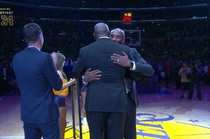 Ανατριχίλα και Καβάφης στην απόσυρση της φανέλας του Κόμπε