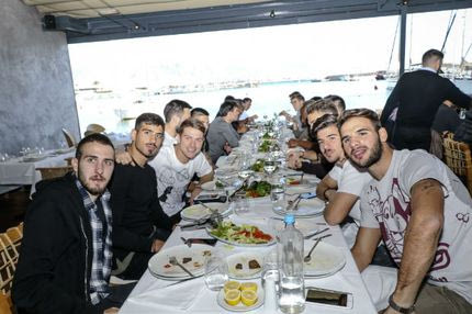 “Γροθιά” ο Ολυμπιακός, εντός και εκτός γηπέδου