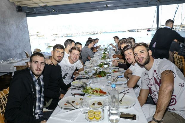 “Γροθιά” ο Ολυμπιακός, εντός και εκτός γηπέδου