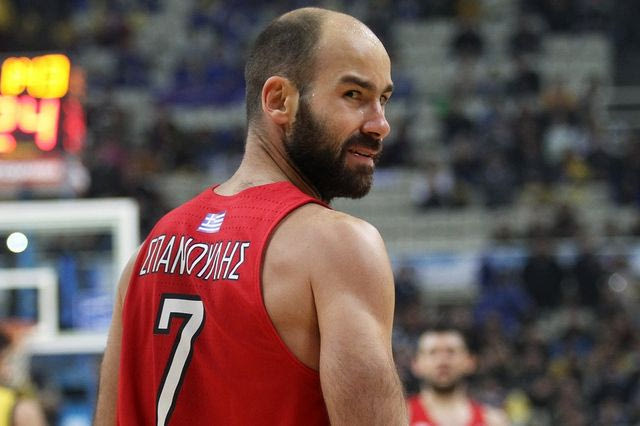 Ο Σπανούλης έστειλε για… τσάι την Εφές με το τρίποντο “βόμβα”