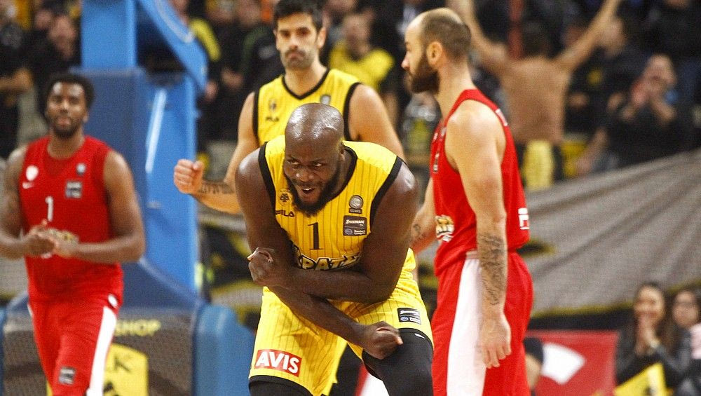 Η ΑΕΚ που δεν… άλλαξε και ο Ολυμπιακός που έχασε την ισορροπία του