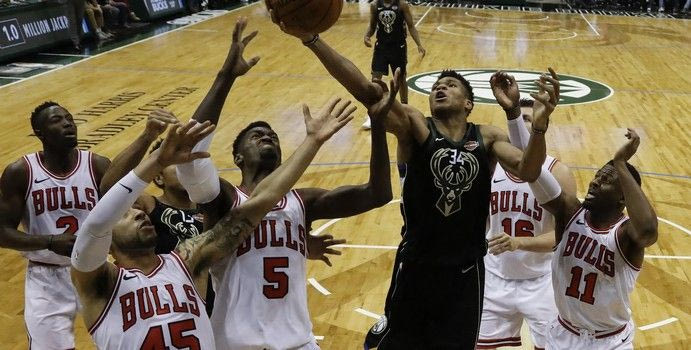 Όλοι εναντίον του και ο Giannis μόνος του