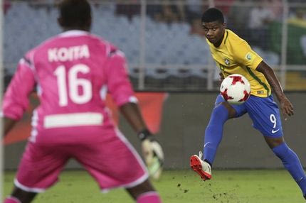 Γι’ αυτόν τον 17χρονο “ξηλώνεται” ο Σιμεόνε