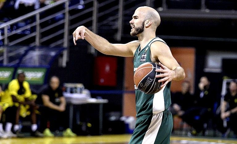 Koστούμι Ευρωλίγκας ο Καλάθης στο σπίτι του Γκάλη