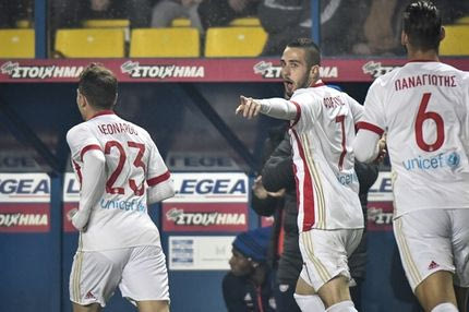 Με σούπερ επίθεση, “τεσσάρα” και κορυφή ο  Ολυμπιακός!