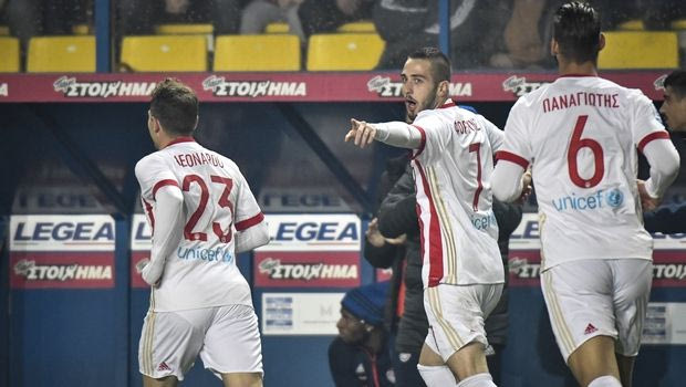 Με σούπερ επίθεση, “τεσσάρα” και κορυφή ο  Ολυμπιακός!