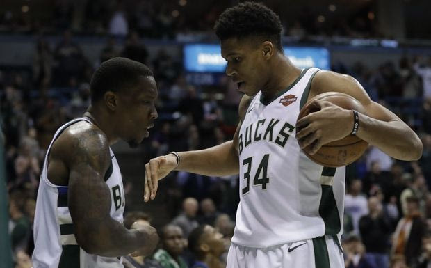 Ο Giannis έφερε τα… δώρα και οι Bucks γύρισαν από το -20!