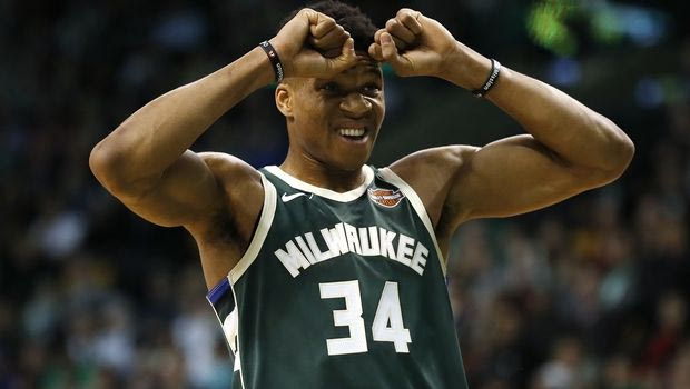 Έτσι γιορτάζει ο Αντετοκούνμπο: με σούπερ καρφώματα και 25άρα!