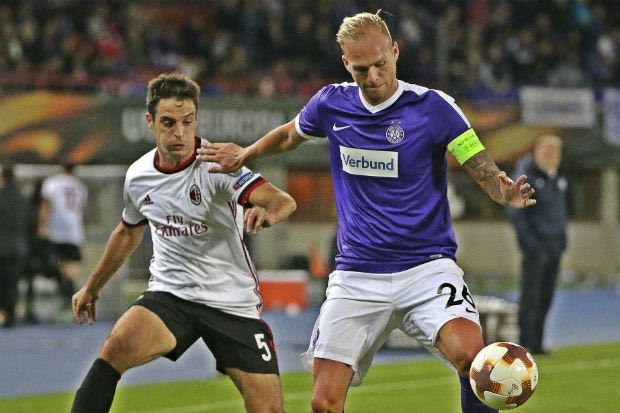 Ο Χολτσχάουζερ επανήλθε και συμπεριφέρεται… ερωτευμένα με την ΑΕΚ