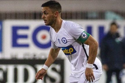 Αφήνει τους “δικούς του” και παίρνει τον αρχηγό