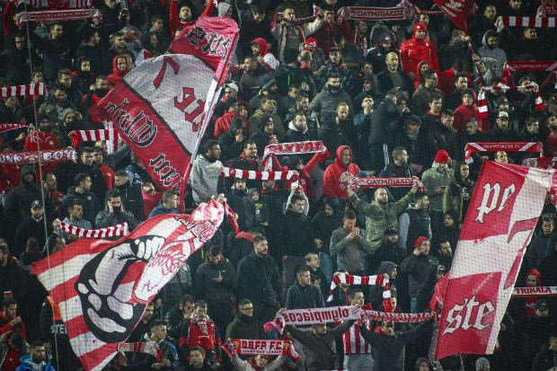 Έτσι αντέδρασαν στον αποκλεισμό οι φίλοι του Ολυμπιακού