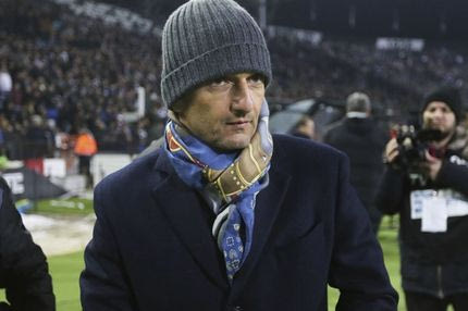 Πίσω από τις γραμμές: Η αποκωδικοποίηση των επιλογών του Λουτσέσκου