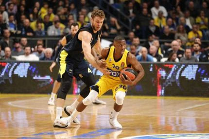 Τον έδιωξε ο Ζοτς; Τον κάρφωσε αυτός…