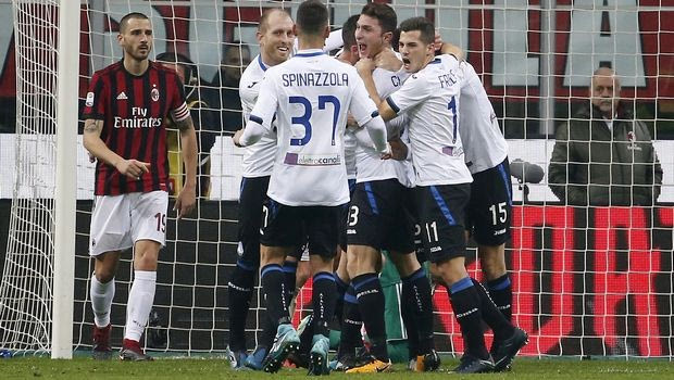 Νέα ξεφτίλα για τη Μίλαν και αποχώρηση οπαδών πριν τελειώσει το ματς!