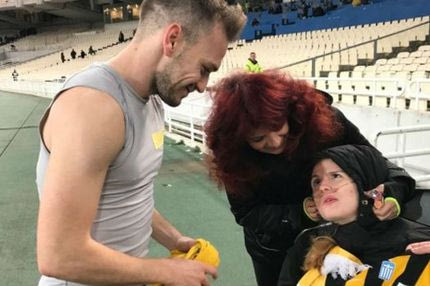 Στην Αυστρία με την καλύτερή της οπαδό η ΑΕΚ!