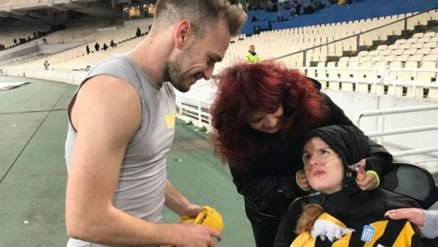 Στην Αυστρία με την καλύτερή της οπαδό η ΑΕΚ!