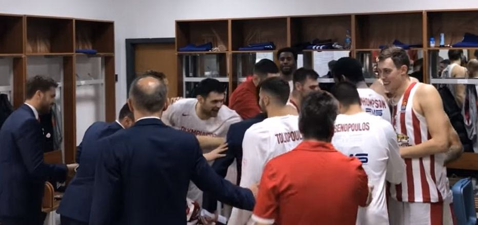 Το χριστουγεννιάτικο δώρο του Σφαιρόπουλου προκάλεσε… πανηγύρι στα αποδυτήρια