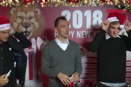 Τις ευχές των Προτό και Ένγκελς στα ελληνικά δεν γίνεται να τις χάσεις!