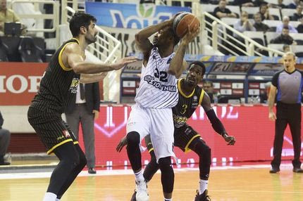 Ο σούπερ ΠΑΟΚ “ξεγύμνωσε” την ΑΕΚ