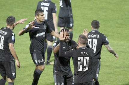 Ιανουάριος Ελλήνων, Σουπερλιγκάτων και δανεικών