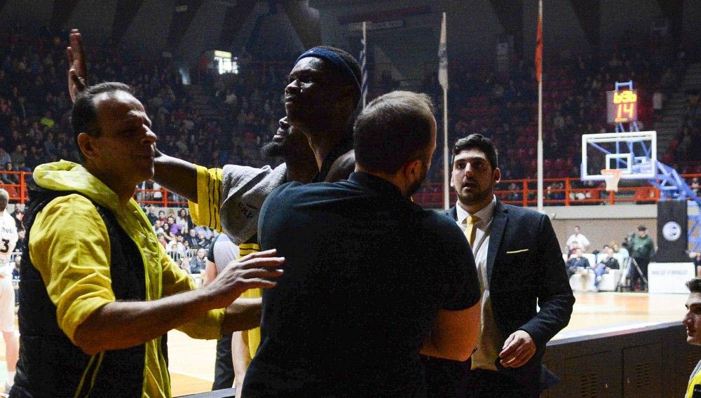 Το πρώτο μέτρο για τον Πετγουέι άργησε δύο ημέρες…