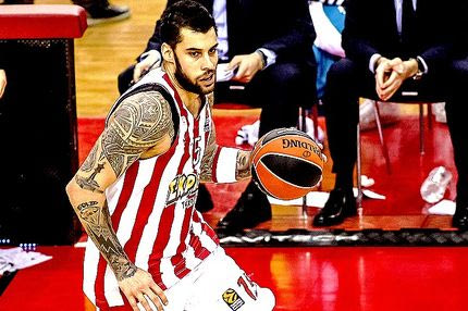 Ο Γιώργος είναι… κολοσσός!