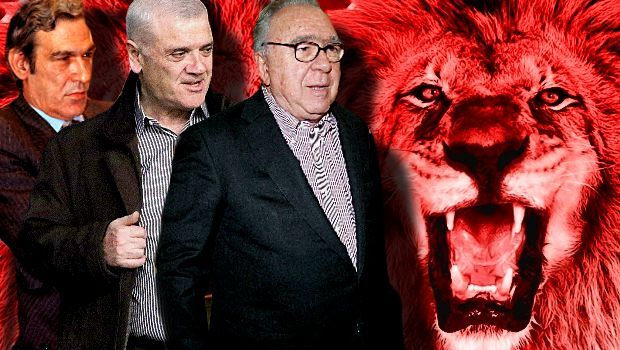 Χέρι χέρι Μελισσανίδης – Κόκκαλης, στο βάθος Θωμάς