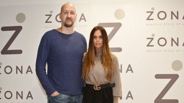 Ο Ντίνο Ράτζα και η “καυτή” Βικτώρια διακοπές στη Μαλαισία