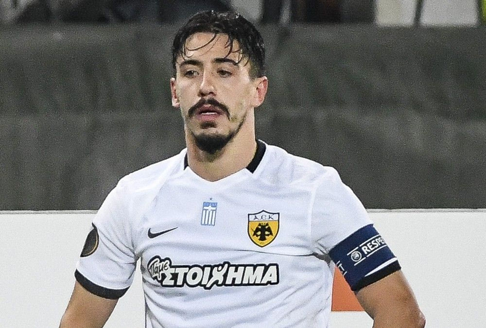 Ο μάνατζερ του Σιμόες δίνει βασική λεπτομέρεια για την ανανέωση με την ΑΕΚ!