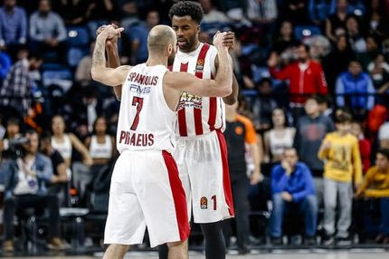 Ο Σπανούλης αγρίεψε και κράτησε τον Ολυμπιακό στην κορυφή