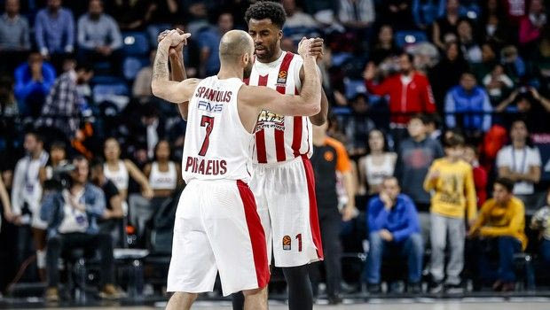 Ο Σπανούλης αγρίεψε και κράτησε τον Ολυμπιακό στην κορυφή