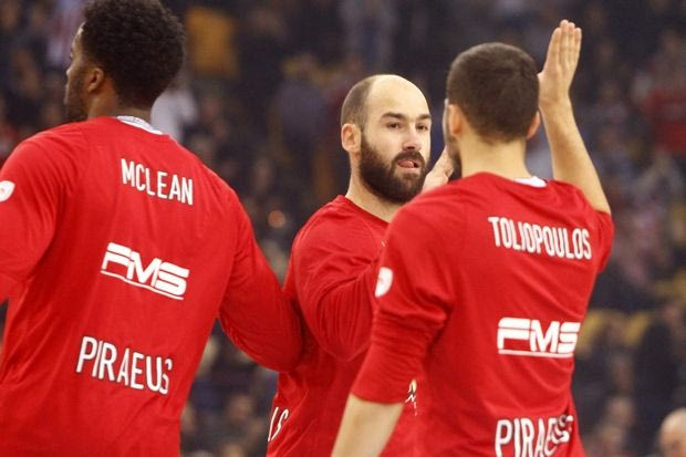 Ο Σπανούλης επέστρεψε σε γεμάτο ΣΕΦ και ο κόσμος τον αποθέωσε