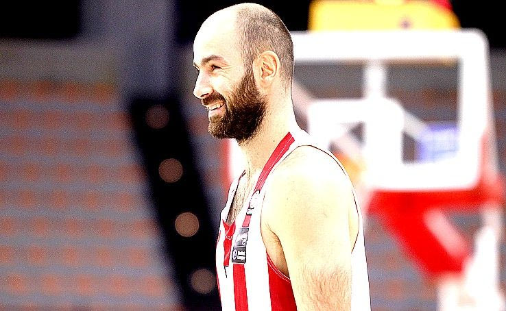 Καλή η νίκη του Ολυμπιακού, καλύτερο το χαμόγελο του Σπανούλη…