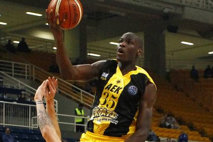 Ο Σι όλο φεύγει κι όλο τον κρατάνε