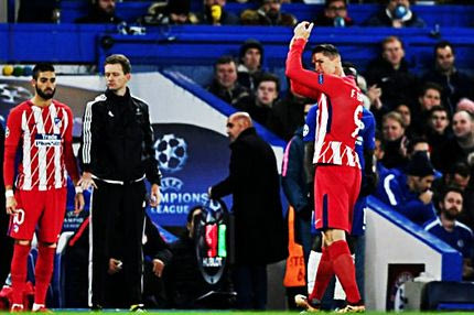 Το standing ovation που προκάλεσε ανατριχίλα!