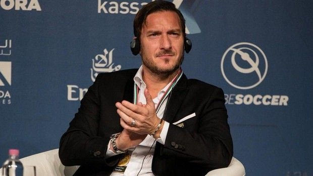 Ο Τότι “έγραψε” με τις ατάκες για χρήμα, Μέσι και Γιουβέντους