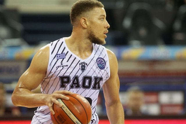 Μέχρι το… αεροδρόμιο πήγαν τον Τρις