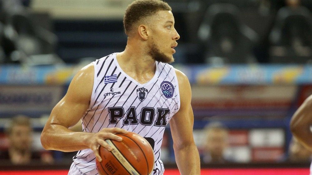 Μέχρι το… αεροδρόμιο πήγαν τον Τρις