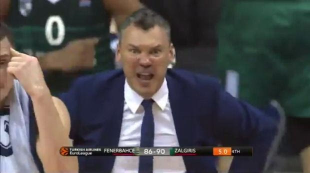 Γιατί έπαθε… Ομπράντοβιτς με παίκτη του ο Σάρας