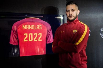 Ο Μανωλάς ανανέωσε, αλλά πέταξε… καρφί!